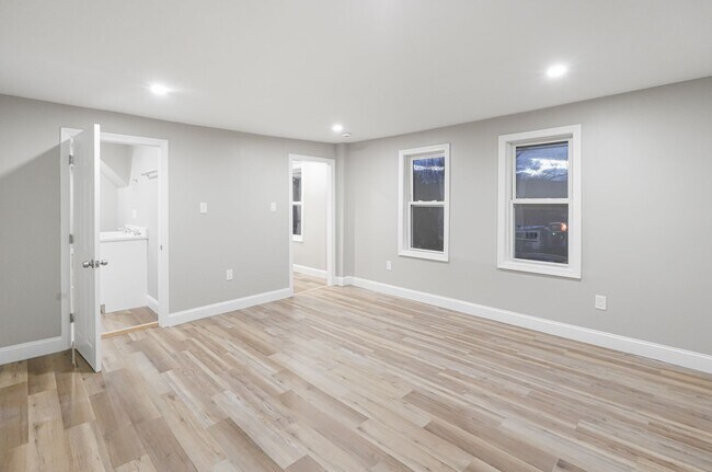 Building Photo - 98 Southville Rd