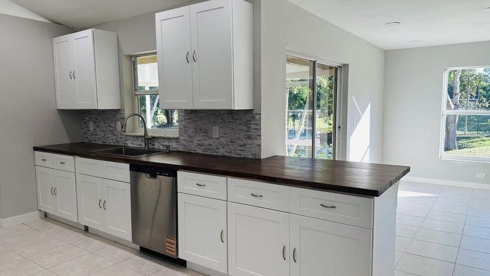 Building Photo - 12816 67th St N