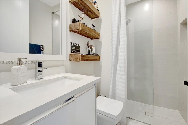 Building Photo - 6630 NW 104th Path