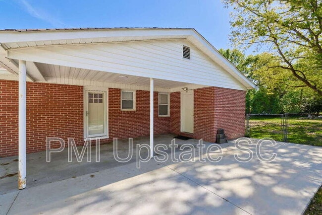 Building Photo - 102 Tiffany Dr