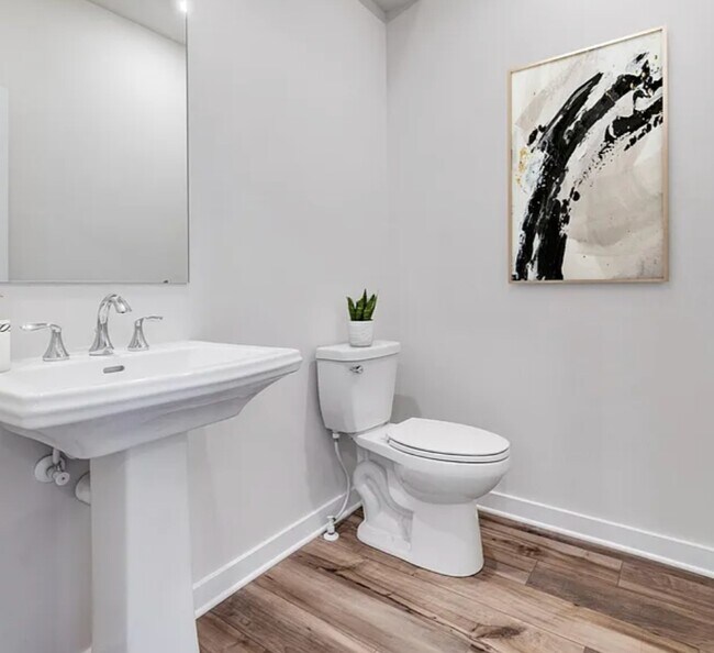 Powder Room 2nd floor - 306 Bennetts Ct
