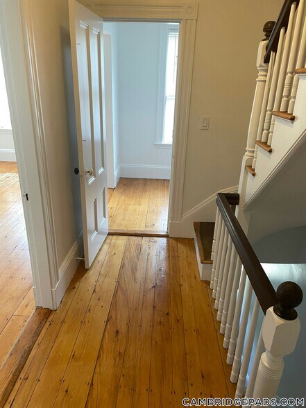 Building Photo - 32 Healey St