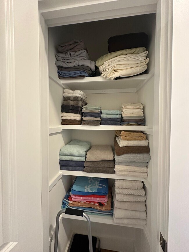 Building Photo - 4819 Whitewood Rd