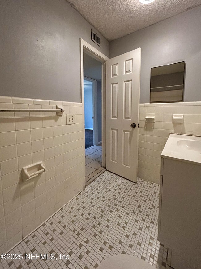 Building Photo - 1124 Woodruff Ave