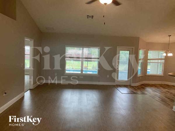 Building Photo - 2602 Beeville Ave