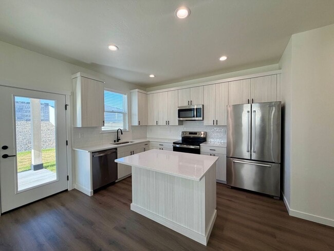 Building Photo - Beautiful New Construction- 3 bed, 2.5 ba, Quartz Countertops & Fenced Backyard