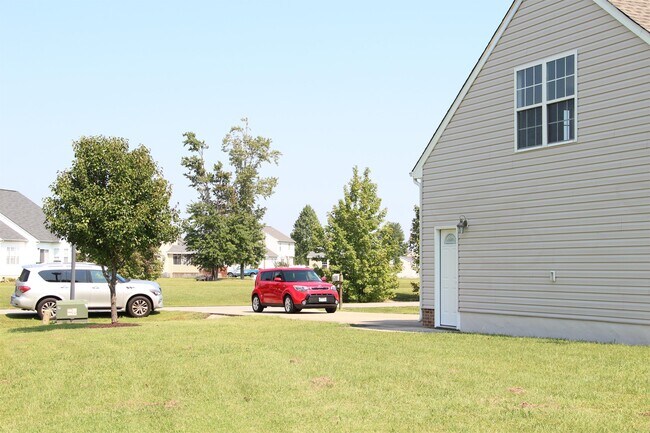 Building Photo - 107 Enchanted Way