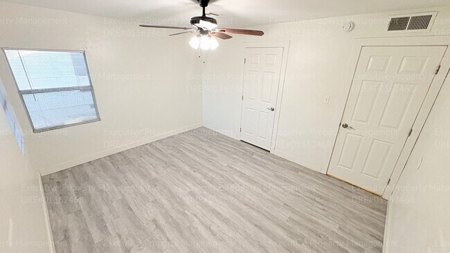 Building Photo - 2238 Lindora St