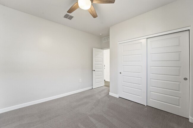 Building Photo - Modern 4-Bedroom Ranch-Style Corner Lot Home - *RENT SPECIAL*