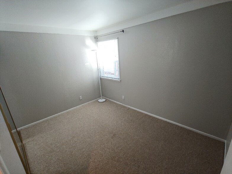 Building Photo - 1540 Wollacott St