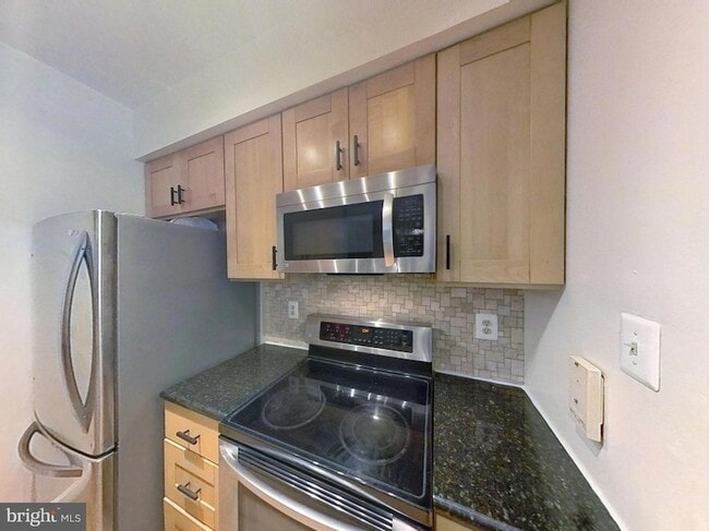 Building Photo - 5917 Barbados Pl