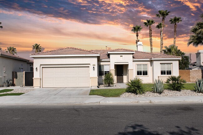Building Photo - 43244 Freesia Pl