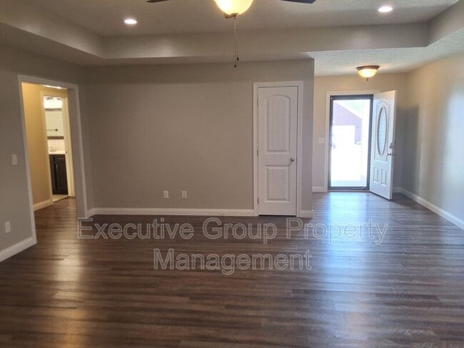 Building Photo - 113 Alcott Ct