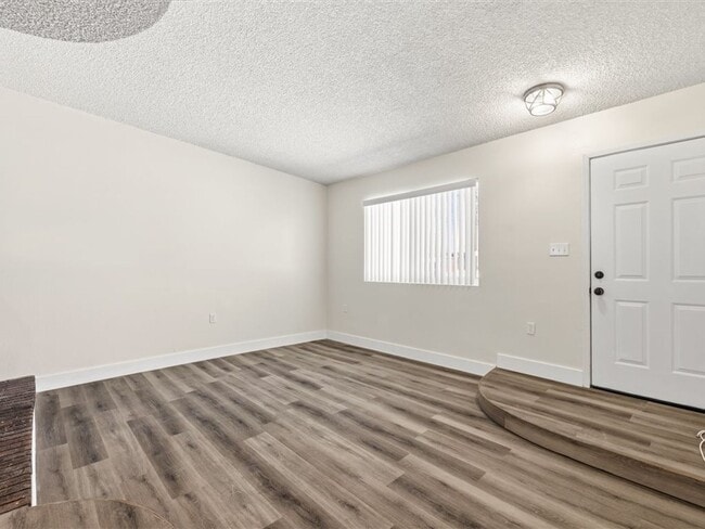 Building Photo - 2103 N 10th Ave