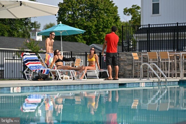 Building Photo - 3002 Rowen Ct