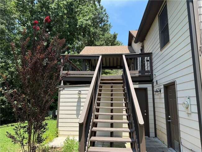 Building Photo - 412 Hickory Walk