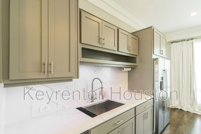 Building Photo - 4313 Floyd St