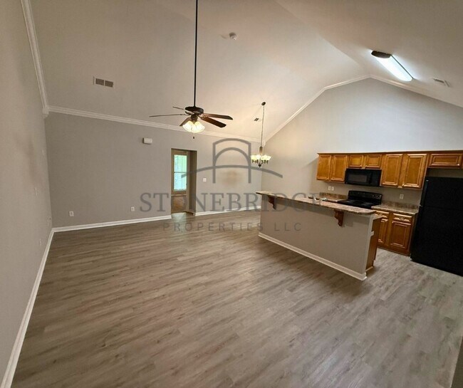Building Photo - 2 bed, 2 bath, 1 level townhome in Calera