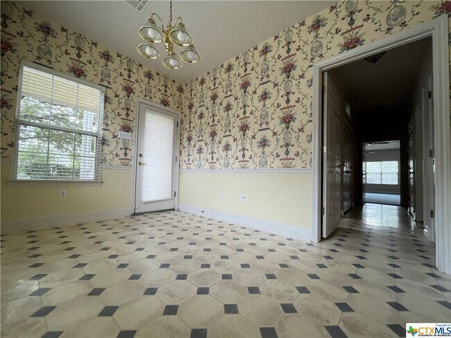 Building Photo - 808 Rose Way