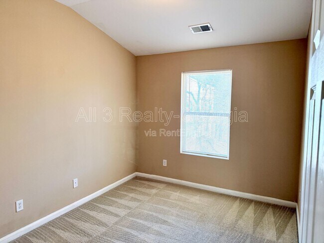 Building Photo - 2390 Camden Oak Way