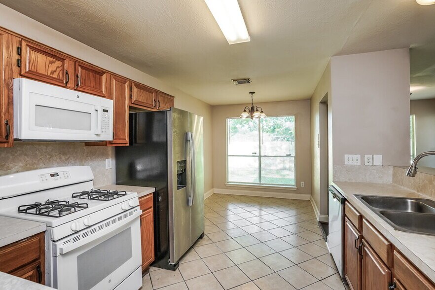 Building Photo - 8710 High Mountain Dr