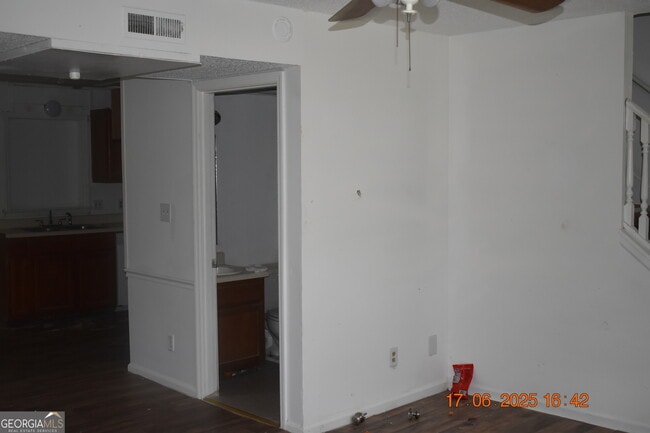 Building Photo - 4403 Azalea Dr