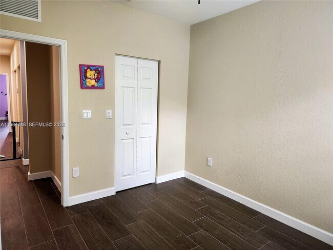 Building Photo - 11887 SW 150th Pl