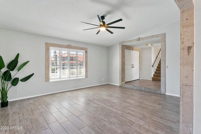 Building Photo - 1806 E Redfield Rd
