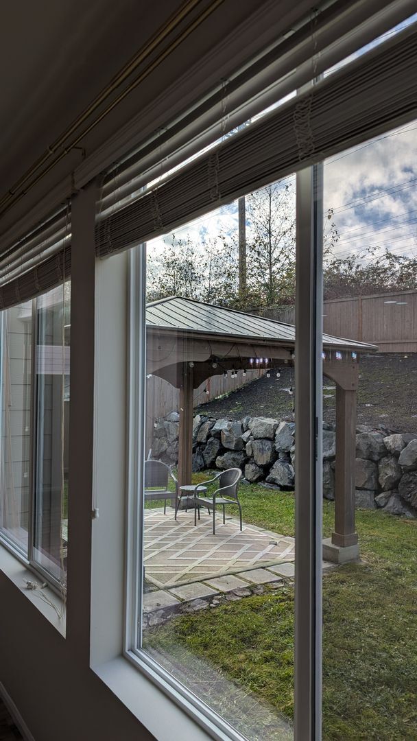 Building Photo - 5 bedroom Marysville 2 story home