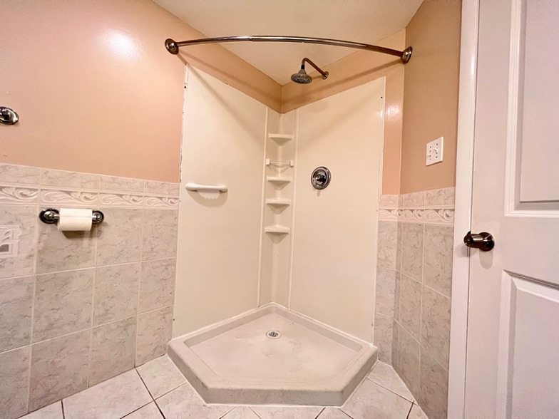 Building Photo - 1730 Lang Pl NE