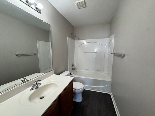Building Photo - 803 Peachtree Meadows Cir