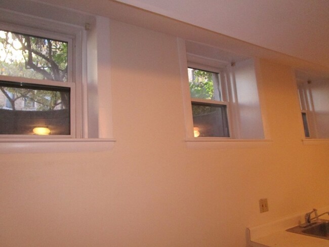 Building Photo - 120 Riverway