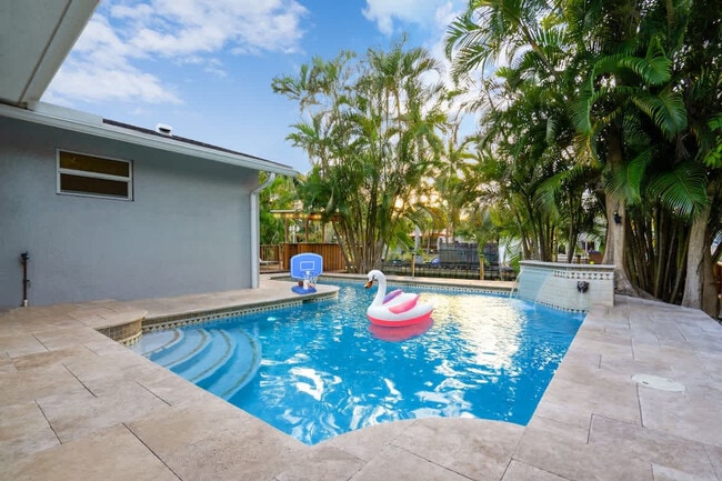 Building Photo - 2065 SW 28th Terrace