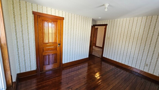 Building Photo - Country Living in This 4 Bedroom Farmhouse!