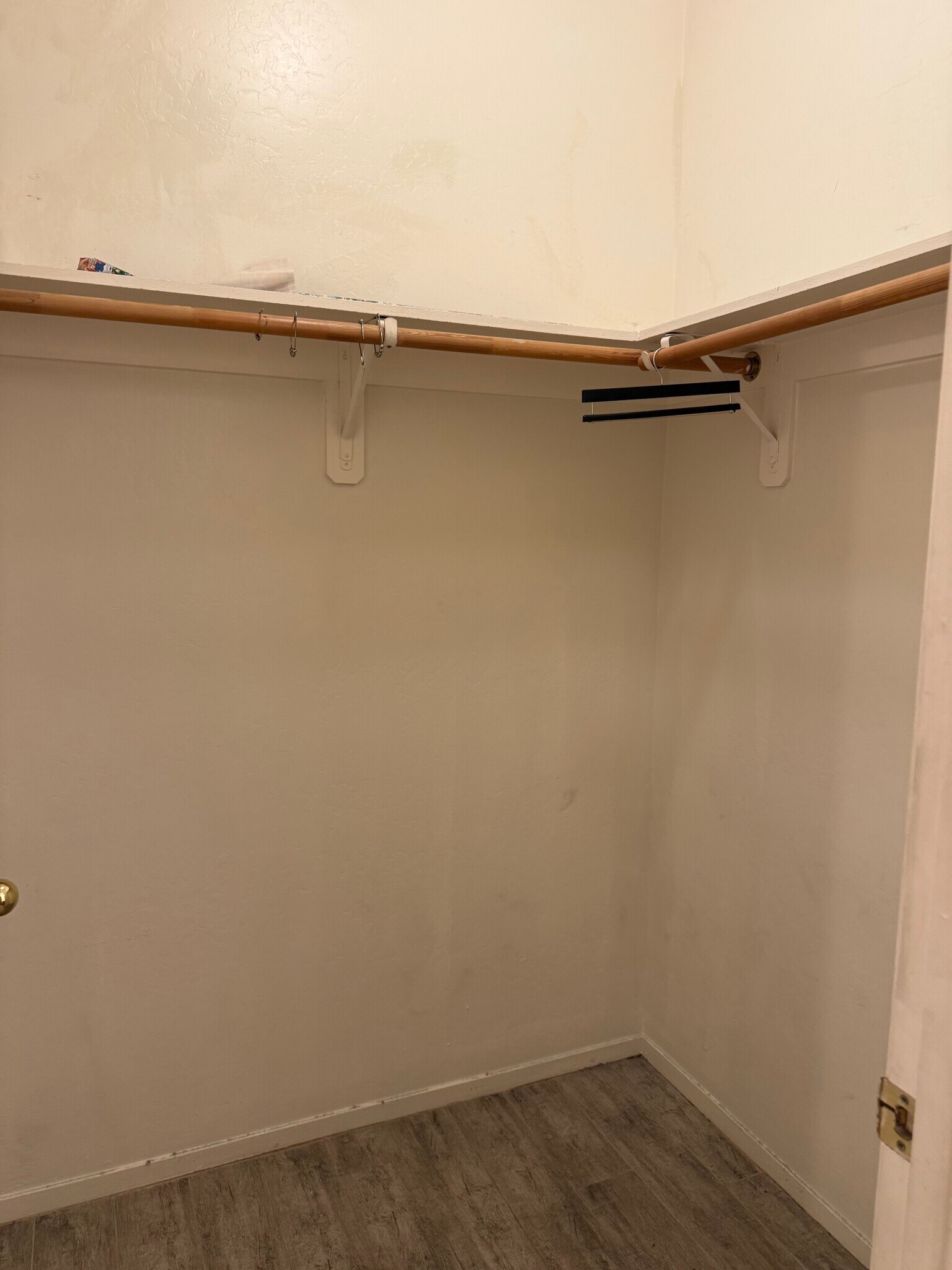 Building Photo - 602 Yellow Meadow Ct