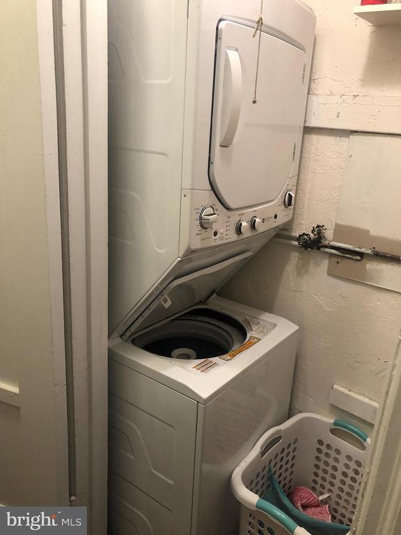 Building Photo - 2031 Locust St