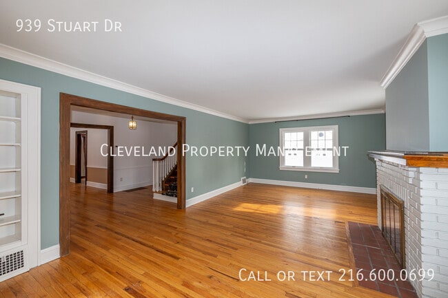 Building Photo - 939 Stuart Dr