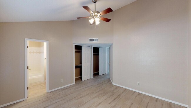 Building Photo - 1108 Coyote Ln