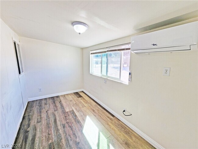 Building Photo - 1080 W Windsong Ln