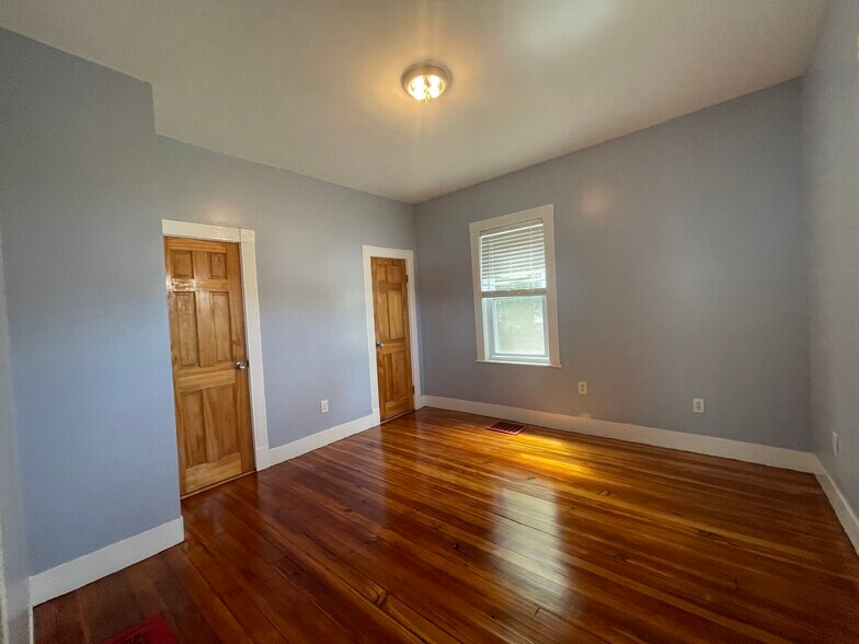 Building Photo - 20 Litchfield St