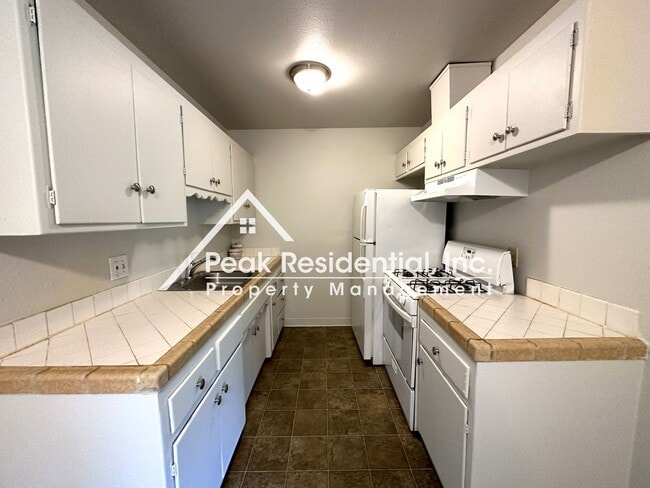 Building Photo - 4548 Ashcroft Ave