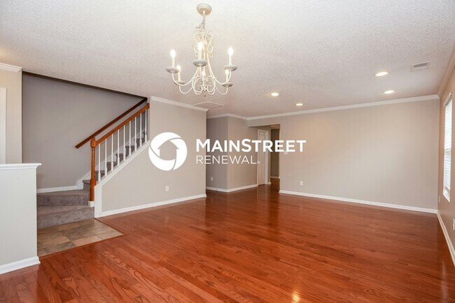 Building Photo - 3 Bedroom Pet-Friendly Home in Charlotte, NC with Main Street Renewal