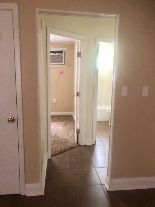 Building Photo - 43334 Happywoods Rd Exd