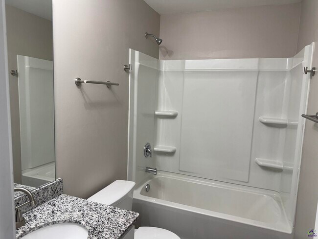 Building Photo - 186 Price Ml Trl
