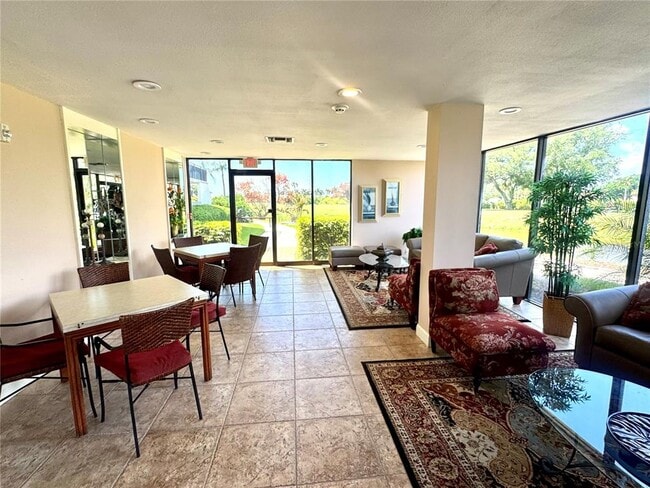 Building Photo - 5700 Escondida Blvd S