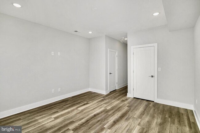 Building Photo - 2537 Cecil B. Moore Ave