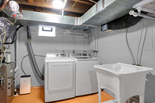 Building Photo - 233 W Westfield Blvd