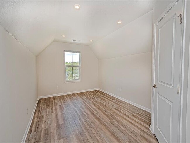 Building Photo - 117 Melinda Ct