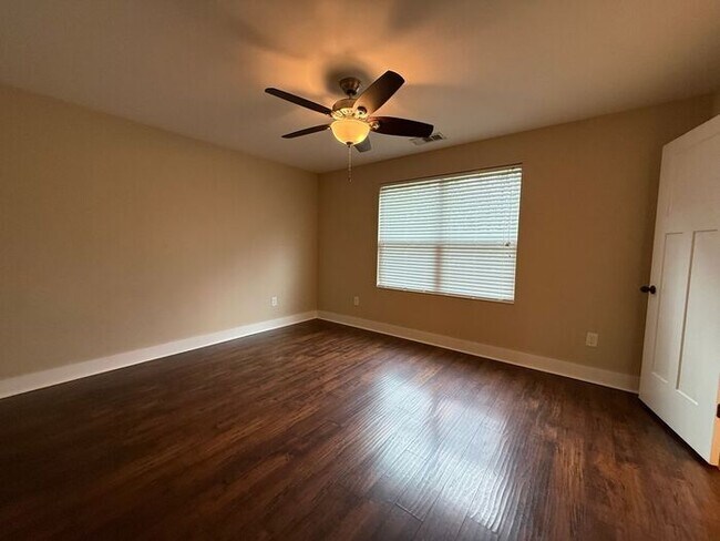 Building Photo - Lovely 3 Bed 2 Bath House in Old Hickory - Fenced in Yard