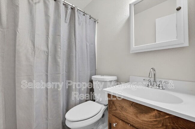 Building Photo - 1113 Gifford Dr